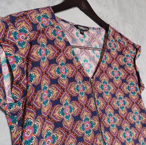 Express Womens Floral Mandala Zip Front V-Neck Blouse Size Small Boho Purple Top - Picture 3 of 10